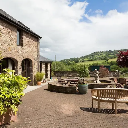 Neuadd B&B Suites-2